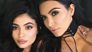 Kim 'siêu vòng 3' lên tiếng việc em gái Kylie mang bầu ở tuổi 20: 'Điều này thật kì quặc'