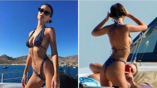 Emily Ratajkowski gợi cảm khó cưỡng trên du thuyền Hy Lạp