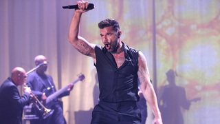 Ricky Martin hầu tòa hôm nay, kì vọng trắng án cáo buộc 'loạn luân'