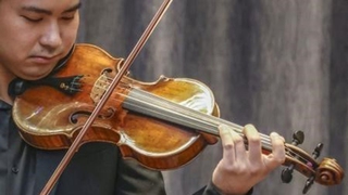 Cây đàn violin Stradivarius cổ được bán đấu giá hơn 15 triệu USD