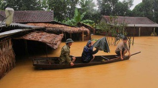 Siêu bão Mangkhut - Bão số 6 càn quét biên giới phía Bắc trước khi suy yếu thành áp thấp nhiệt đới