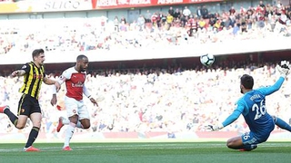 Man City thắng nhẹ nhàng. Arsenal nhọc nhằn vượt qua hiện tượng Watford