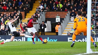 ĐIỂM NHẤN Fulham 0-3 Man United: Pogba là sự khác biệt. Chán nản với Lukaku và Sanchez