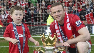 Rooney chính thức treo giày sau 19 năm thi đấu