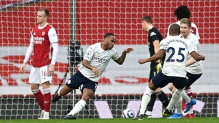 Arsenal 0-1 Man City: Sterling giúp Man City nối dài mạch thắng