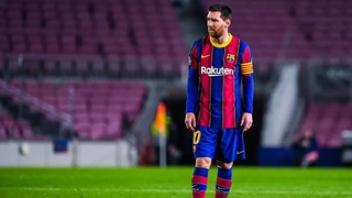 Lionel Messi: Ở lại Barcelona hay chuyển tới Man City?