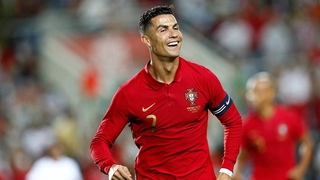 Bóng đá hôm nay 10/10: Quế Ngọc Hải gặp chấn thương. Ronaldo lại lập kỷ lục