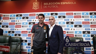 Fernando Hierro nói gì khi 'bỗng nhiên' được nắm Tây Ban Nha đá World Cup?