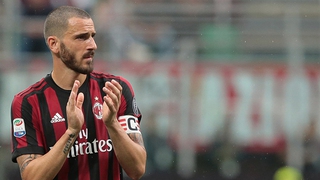 CHUYỂN NHƯỢNG M.U 27/6: Fellaini bất ngờ ký hợp đồng 2 năm. Chiêu mộ Bonucci và Godin