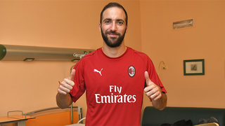 Higuain, Caldara và Bonucci cùng rạng rỡ với CLB mới sau thương vụ 'chấn động' Serie A