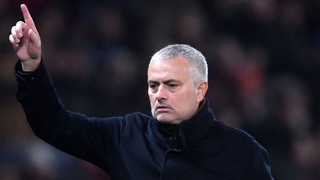 Jose Mourinho: 'Nếu cầu thủ M.U sợ hãi thì ở nhà mà xem TV'