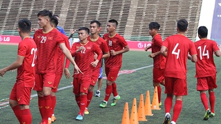 U22 Việt Nam vs U22 Philippines: Bùi Tiến Dụng dự bị