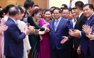 Thủ tướng gặp mặt đại diện doanh nghiệp nhân Ngày doanh nhân Việt Nam