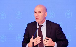 Zidane nghẹn ngào trong ngày ra mắt tuyển Pháp: "Tôi đã chờ đợi 5 năm cho khoảnh khắc này"
