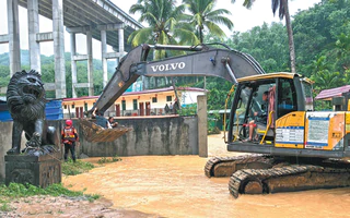 Trung Quốc: Sơ tán hơn 42.000 người do mưa lớn ở Hải Nam