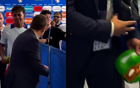 Sự thật vụ Yamal suýt cầm mặt nạ ninja rùa vào phòng họp báo sau khi loại ĐT Pháp của Mbappe