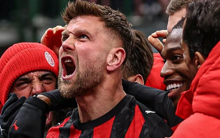 AC Milan thắng tối thiểu Lecce, tiếp tục bám đuổi Inter trong cuộc đua vô địch Serie A