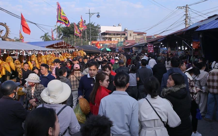 Chợ Viềng - Điểm hẹn văn hóa tâm linh