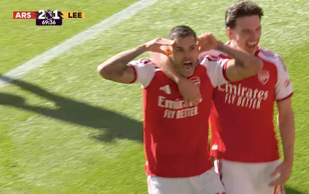 Ngược dòng bản lĩnh, Arsenal cân bằng điểm số với Man City