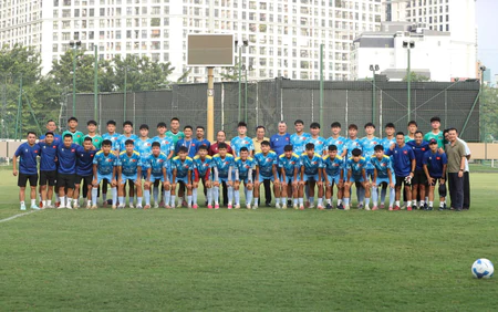 HLV Roland: 'U17 Việt Nam phải chiến đấu để tạo ra sự khác biệt'