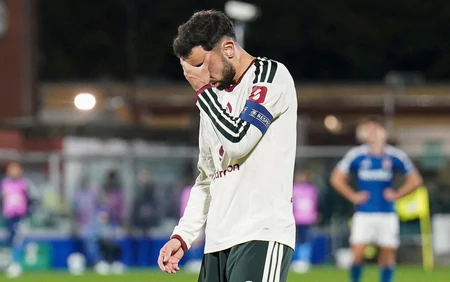Bruno Fernandes công khai chỉ trích HLV Carrick: Kẻ trốn tránh trách nhiệm