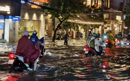 TP. Hồ Chí Minh còn mưa nhiều ngày, dải hội tụ nhiệt đới có xu hướng mạnh lên