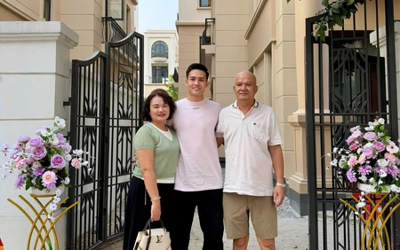 Trung vệ Bùi Hoàng Việt Anh tậu biệt thự mới, ghi dấu hành trình báo hiếu bố mẹ