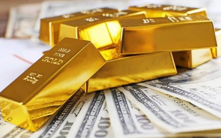 Giá vàng tăng khi đồng USD và lợi suất trái phiếu chính phủ Mỹ đồng loạt giảm