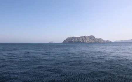 Iran tuyên bố tiếp tục đóng eo biển Hormuz, Mỹ nêu điều kiện chấm dứt xung đột