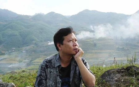 Hồ Anh Thái giữa 2 bờ mới cũ