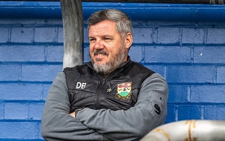 Một HLV bị cấm chỉ đạo 9 trận, phạt hơn 60 triệu đồng vì rắc rối với nữ trọng tài