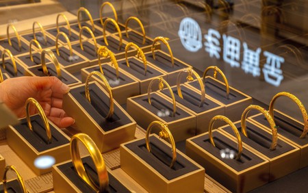 Giá vàng thế giới chạm mức thấp nhất hơn một tuần