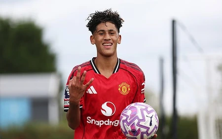 Viên ngọc mới của MU khiến bóng đá Anh dậy sóng