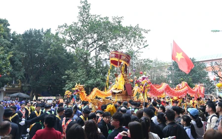 Rộn ràng Lễ hội làng Triều Khúc