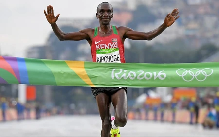 Huyền thoại marathon Kipchoge được trao vinh dự đặc biệt tại Olympic mùa Đông 2026