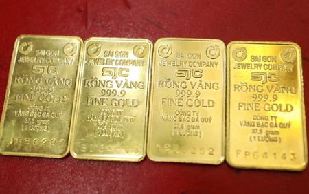 Giá vàng miếng sáng 6/2 giảm 5 triệu đồng/lượng