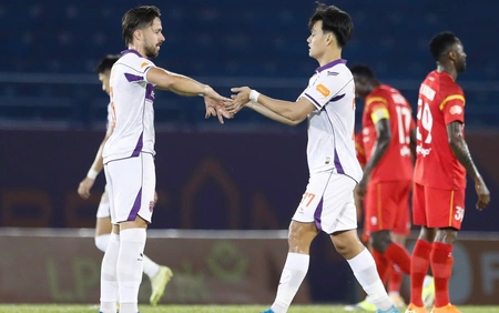 Tấn Tài tỏa sáng vẫn không thể giúp Becamex TPHCM có điểm 