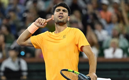 Carlos Alcaraz thắng thuyết phục Casper Ruud, lập cột mốc lịch sử tại Indian Wells