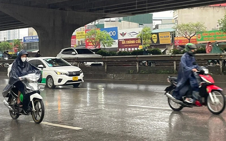 Nhiều khu vực có mưa dông vào chiều tối và đêm, đề phòng lốc, sét