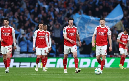 Bóng ma tháng Tư lại ám ảnh Arsenal