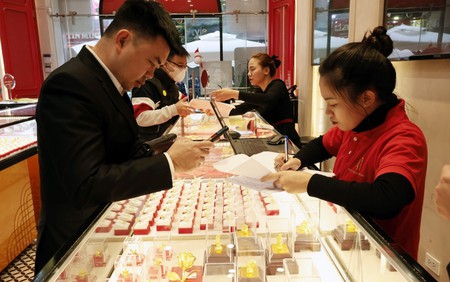 Sáng 25/3 giá vàng SJC tăng 4,5 triệu đồng/lượng