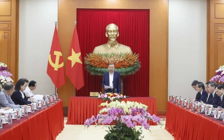 Tổng Bí thư làm việc với các tổ biên tập tổng kết 100 năm Đảng lãnh đạo cách mạng Việt Nam