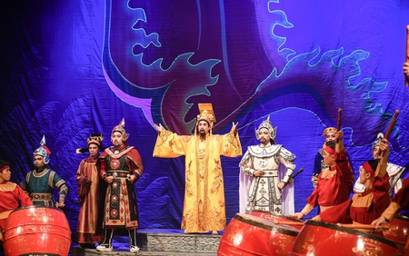 'Đế đô sóng cả' - sức hút của cải lương Nam trên đất Bắc