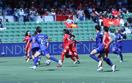 Bích Thùy buồn vì không hoàn thành nhiệm vụ