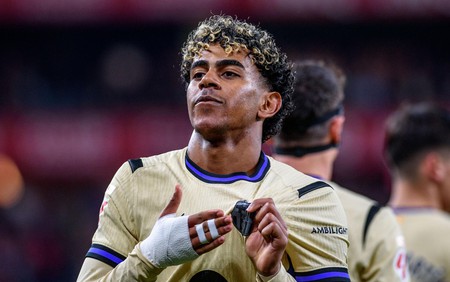 Barcelona: Ánh sáng Pedri, phép thuật Yamal