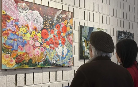 Triển lãm tranh và sách “Hồn Việt trên đất Pháp”