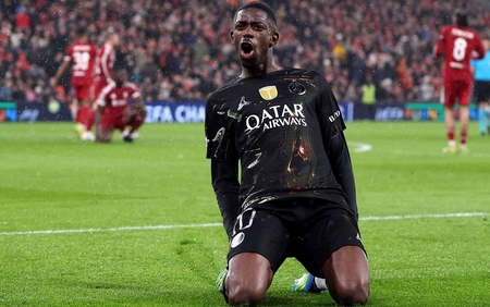Ousmane Dembele tiếp tục là cơn ác mộng của sân Anfield