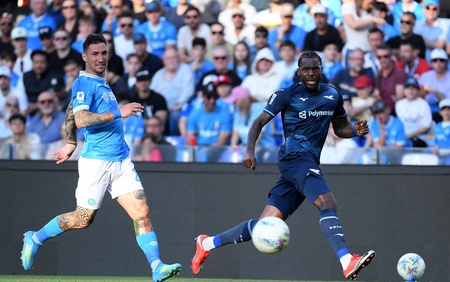 Serie A: Napoli gục ngã trước Lazio, AS Roma níu kéo hy vọng Champions League