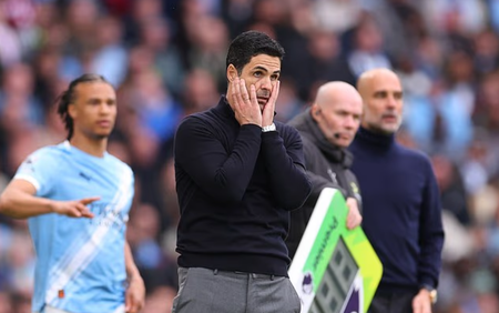 Huyền thoại Arsenal chỉ ra sai lầm chiến thuật của Arteta trong trận thua Man City