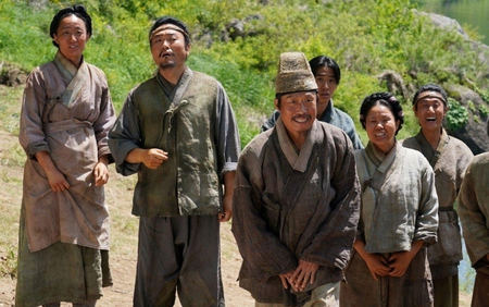 "Dưới bóng điện hạ": Công thức vàng cho điện ảnh Hàn Quốc đã thay đổi